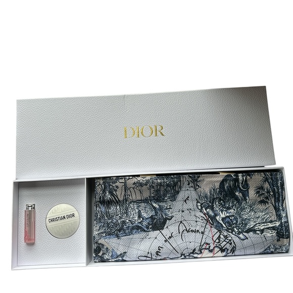 Dior NIB VIP Around the World Tote Bag, Le Blume and Lip Glow Lip Balm - Picture 1 of 14